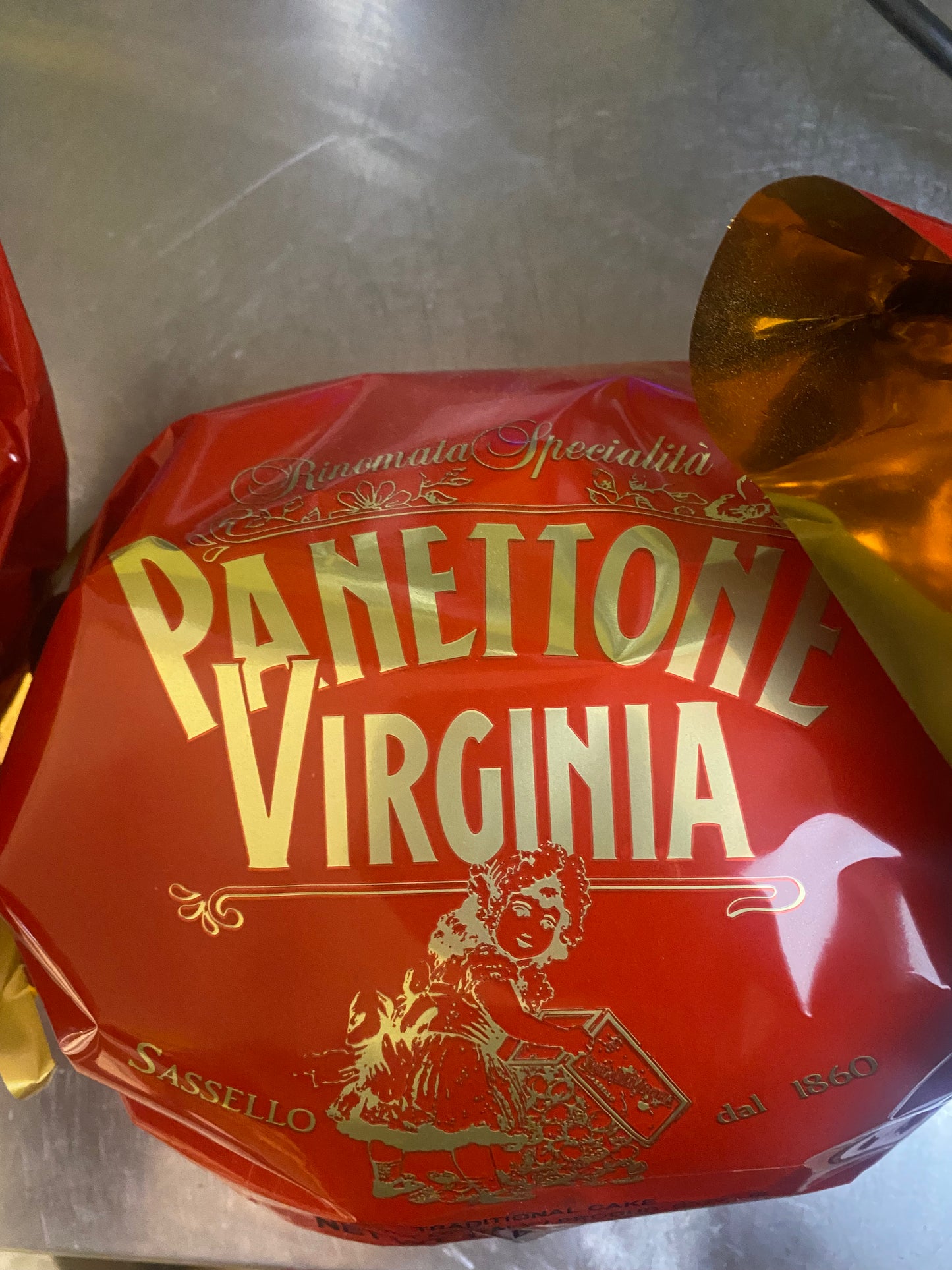 Panettone red wrapping